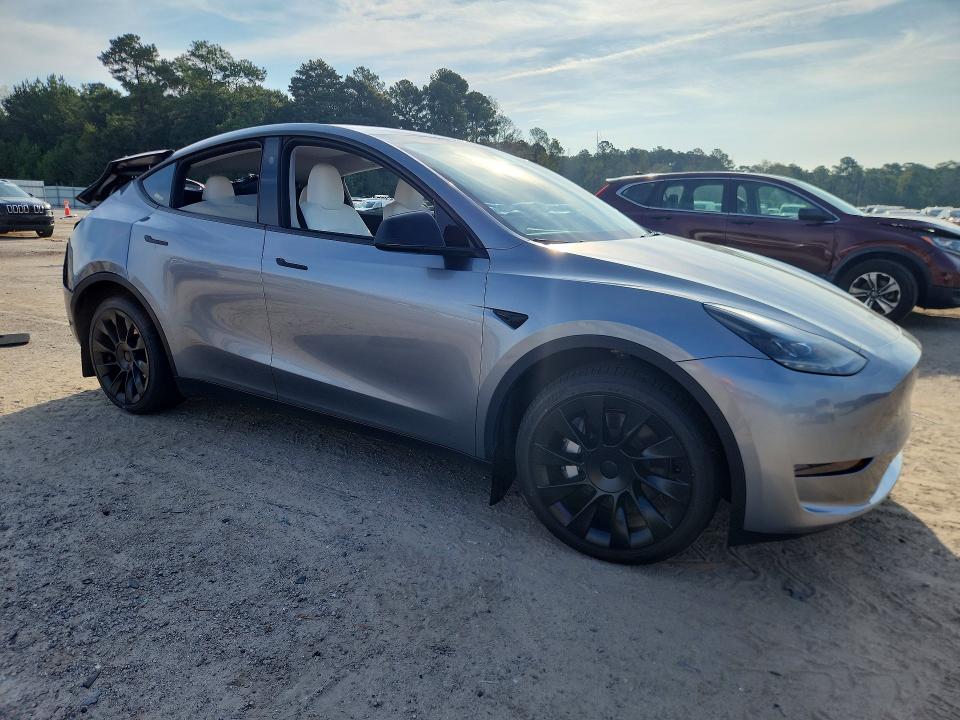 Auction sale of the 2024 Tesla Model Y, vin: 7SAYGDEE2RA294252, lot number: 66341276