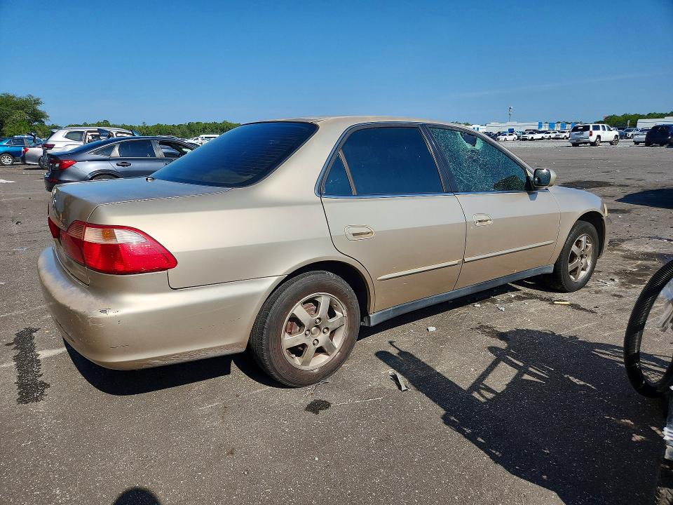 65200836 :رقم المزاد ، 1HGCG5675YA050099 vin ، 2000 Honda Accord مزاد بيع