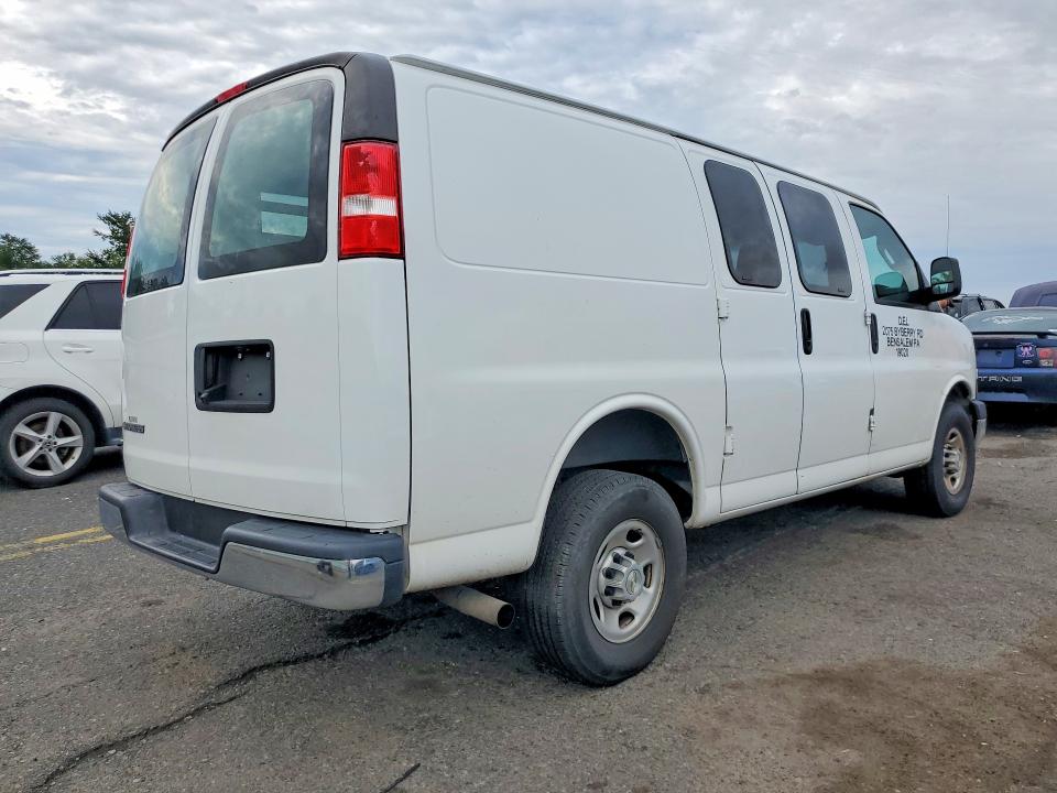 66793066 :رقم المزاد ، 1GCWGAFP7N1277620 vin ، 2022 Chevrolet Express G2500 مزاد بيع