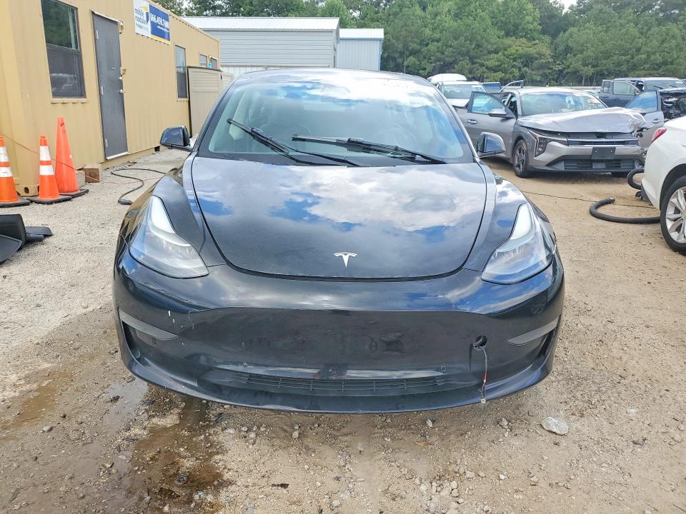 2022 Tesla Model 3 მანქანა იყიდება აუქციონზე, vin: 5YJ3E1EA9NF370250, აუქციონის ნომერი: 63953036
