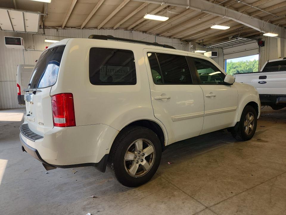 64796366 :رقم المزاد ، 5FNYF4H51BB085959 vin ، 2011 Honda Pilot مزاد بيع