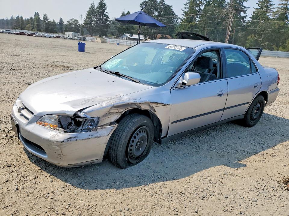2000 Honda Accord მანქანა იყიდება აუქციონზე, vin: 1HGCG5649YA063556, აუქციონის ნომერი: 65095126
