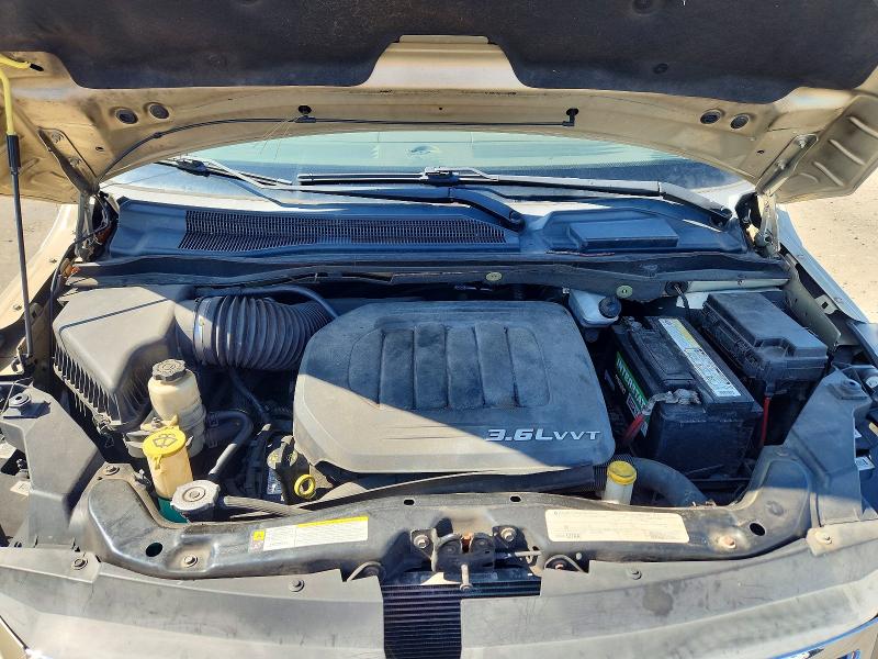 64375126 :رقم المزاد ، 2V4RW3DG1BR789563 vin ، 2011 Volkswagen Routan مزاد بيع