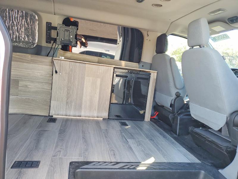 65329236 :رقم المزاد ، 1FBZX2ZM7FKA94402 vin ، 2015 Ford Transit مزاد بيع