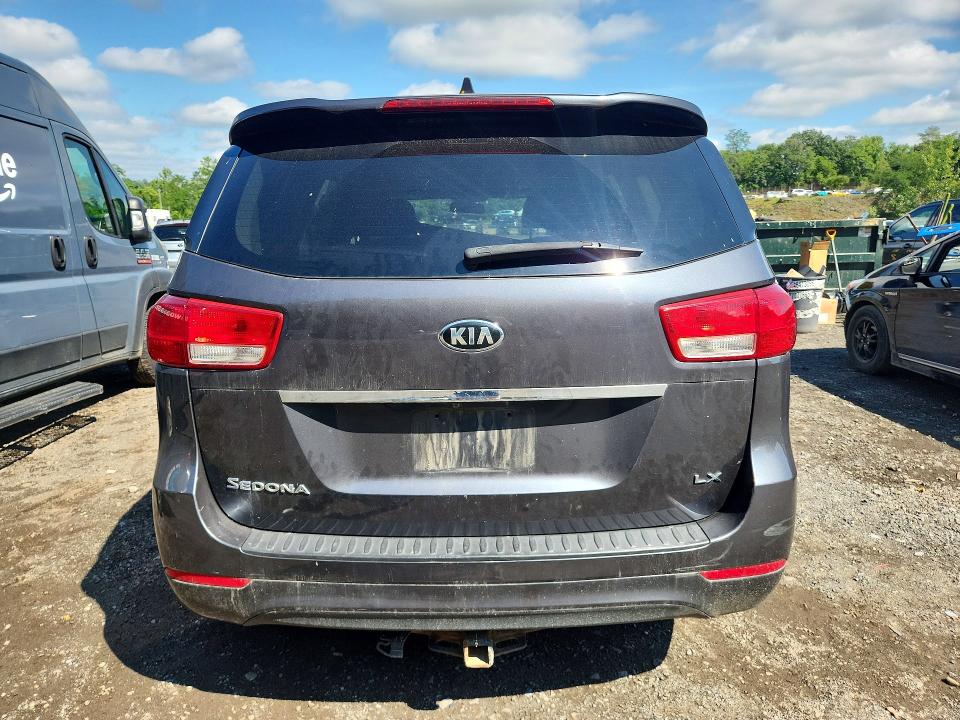 65019226 :رقم المزاد ، KNDMB5C17H6300883 vin ، 2017 Kia Sedona مزاد بيع