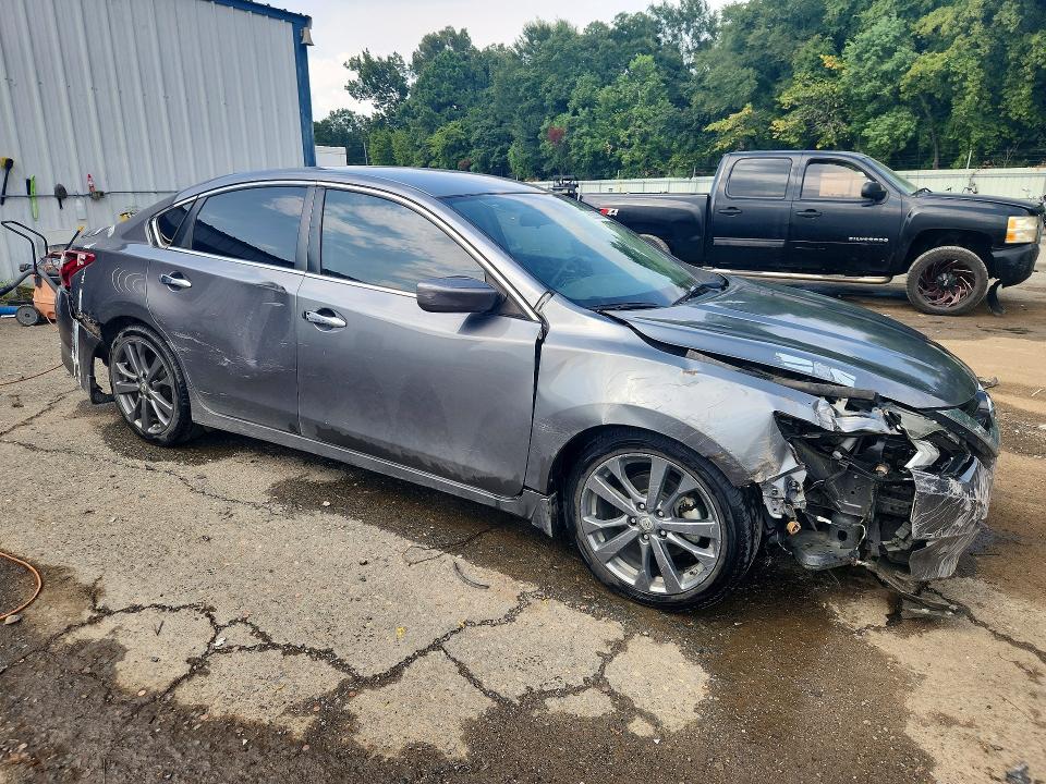 63333536 :رقم المزاد ، 1N4AL3APXJC295784 vin ، 2018 Nissan Altima مزاد بيع