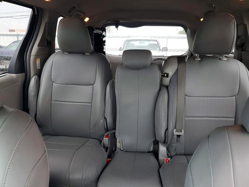 2017 Toyota Sienna მანქანა იყიდება აუქციონზე, vin: 5TDYZ3DC0HS868216, აუქციონის ნომერი: 66203166