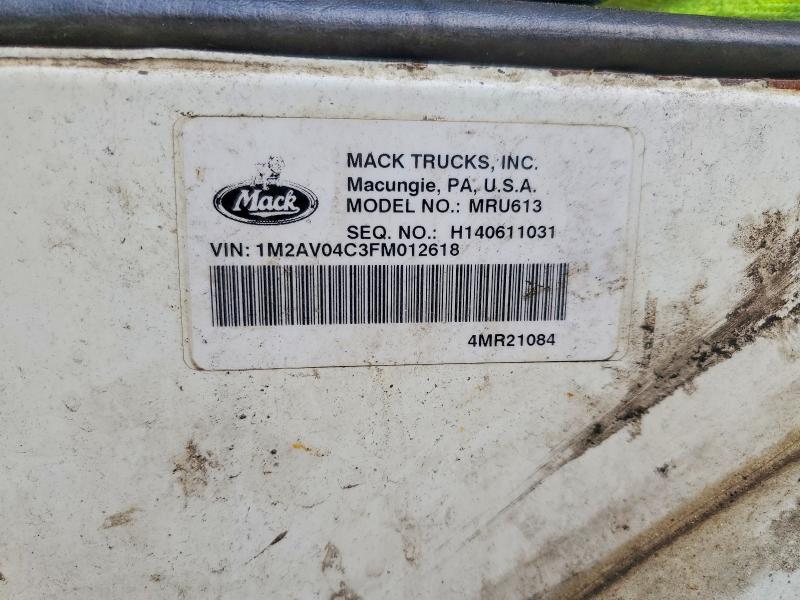 62136026 :رقم المزاد ، 1M2AV04C3FM012618 vin ، 2015 Mack 600 مزاد بيع