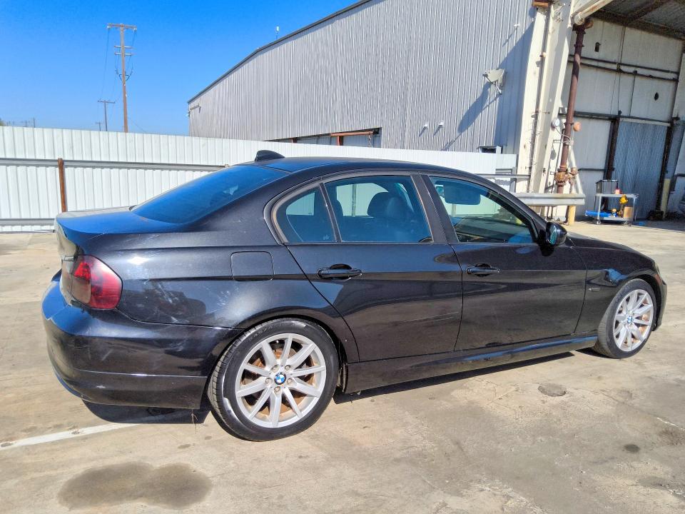 65819466 :رقم المزاد ، WBAPH5G59BNM72545 vin ، 2011 Bmw 328 مزاد بيع