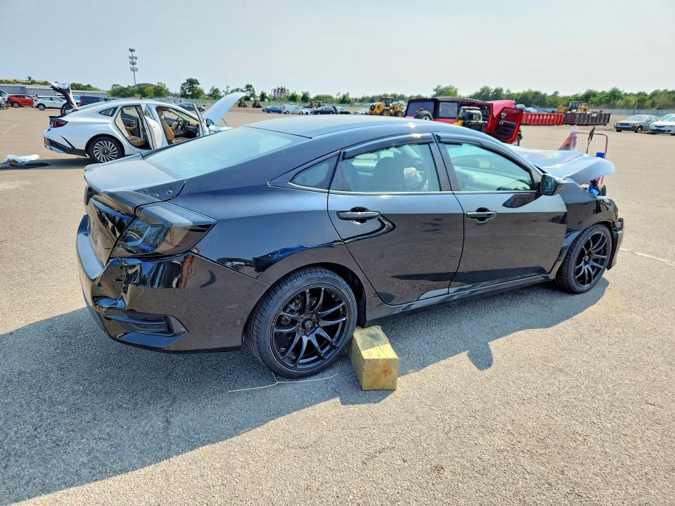 Продаж на аукціоні авто 2018 Honda Civic, vin: 2HGFC2F56JH574598, номер лоту: 64892486