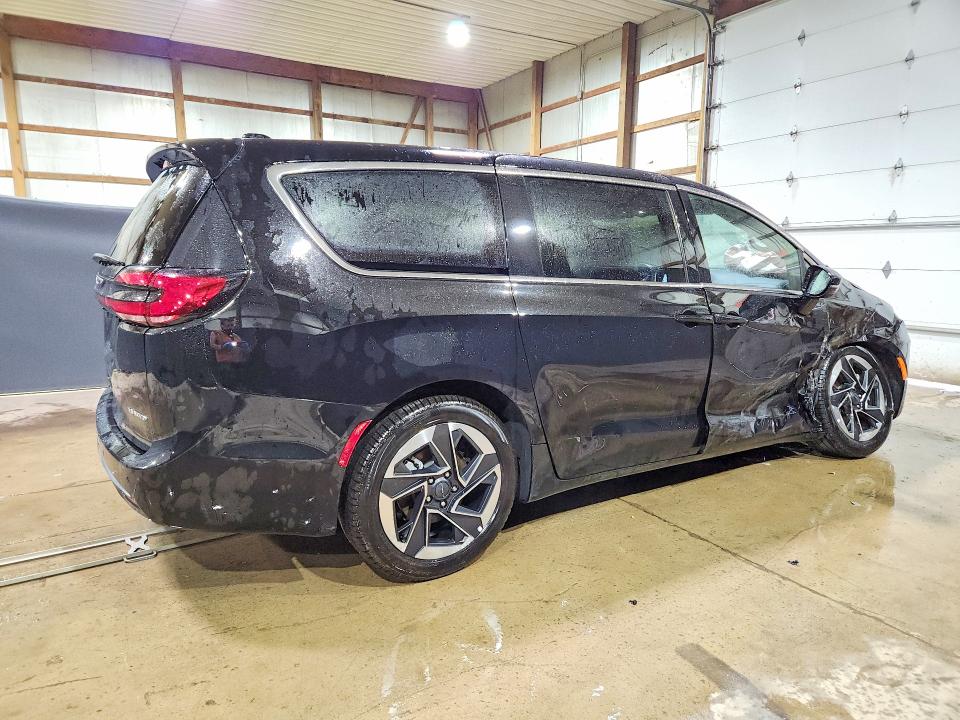 65257296 :رقم المزاد ، 2C4RC1GG4VR557126 vin ، 2027 Chrysler Pacifica مزاد بيع