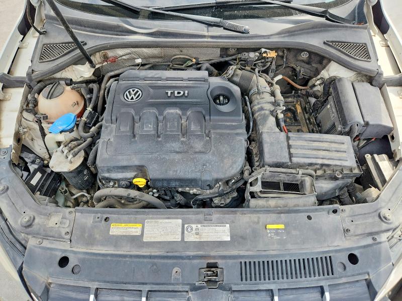 64229236 :رقم المزاد ، 1VWBV7A30FC051126 vin ، 2015 Volkswagen Passat مزاد بيع