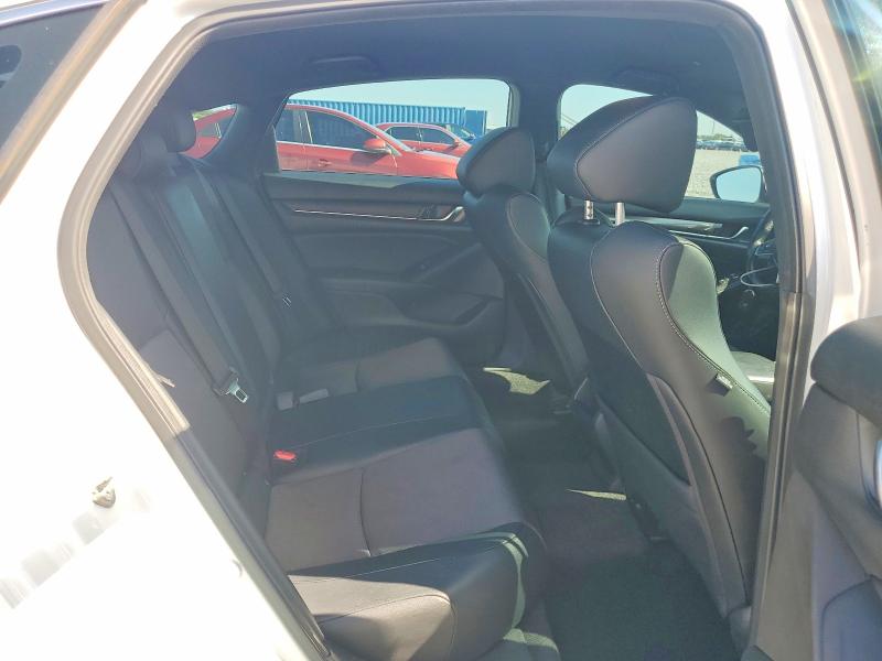 Продаж на аукціоні авто 2018 Honda Accord, vin: 1HGCV1F31JA197411, номер лоту: 65831136