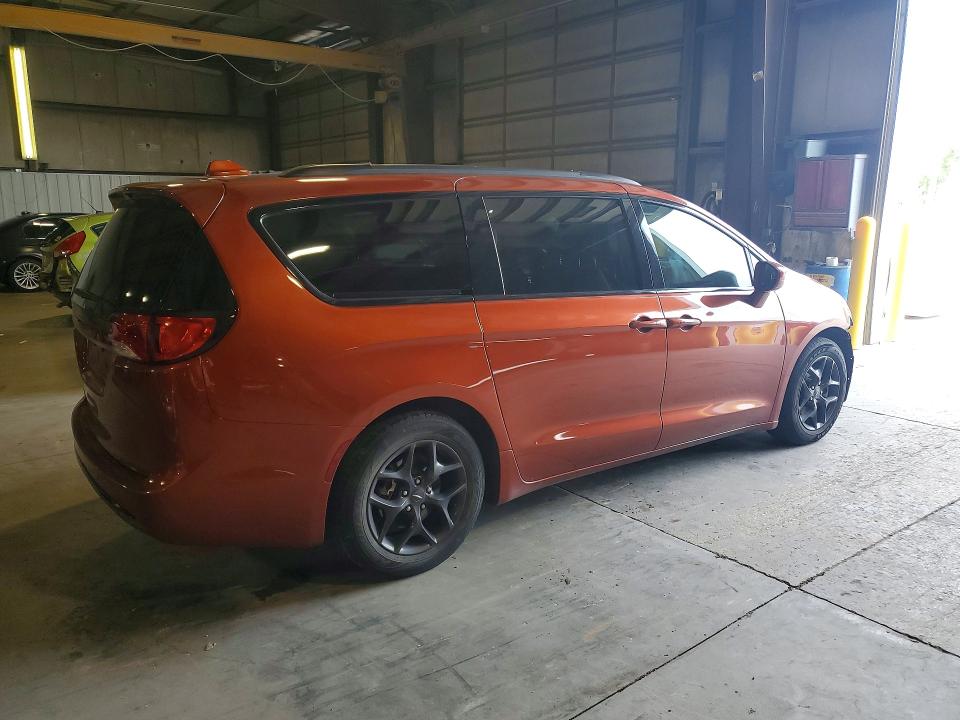 Продажа на аукционе авто 2018 Chrysler Pacifica, vin: 2C4RC1EG1JR258254, номер лота: 62398226