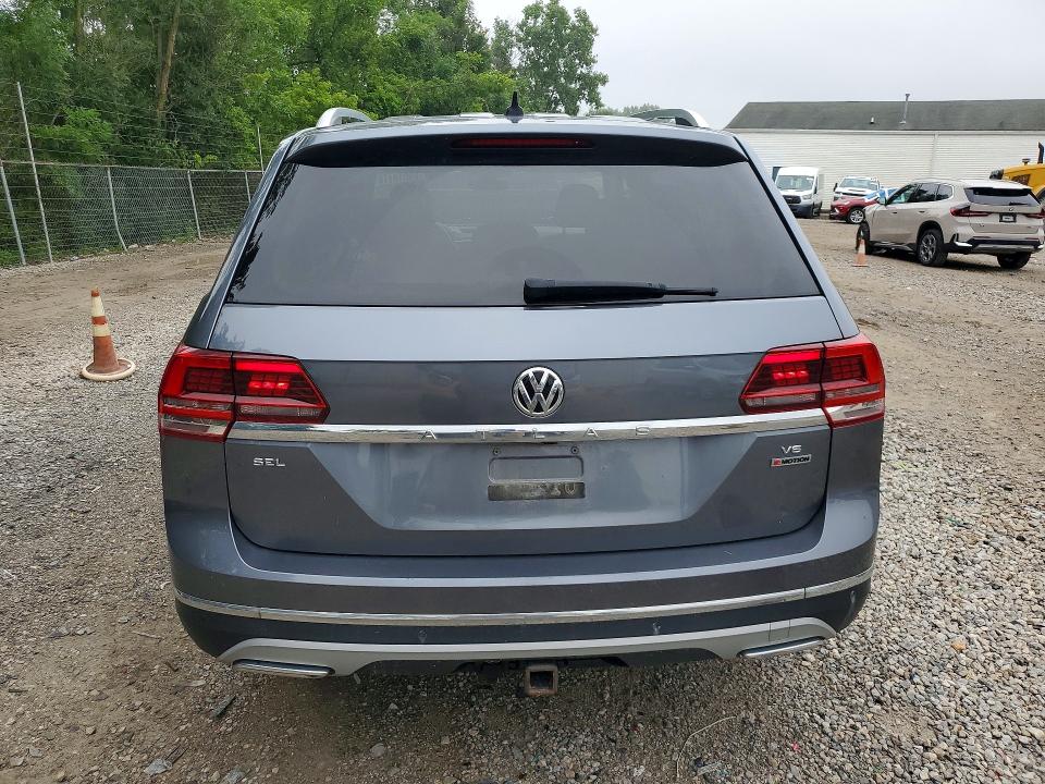 65018116 :رقم المزاد ، 1V2NR2CA8JC573688 vin ، 2018 Volkswagen Atlas مزاد بيع