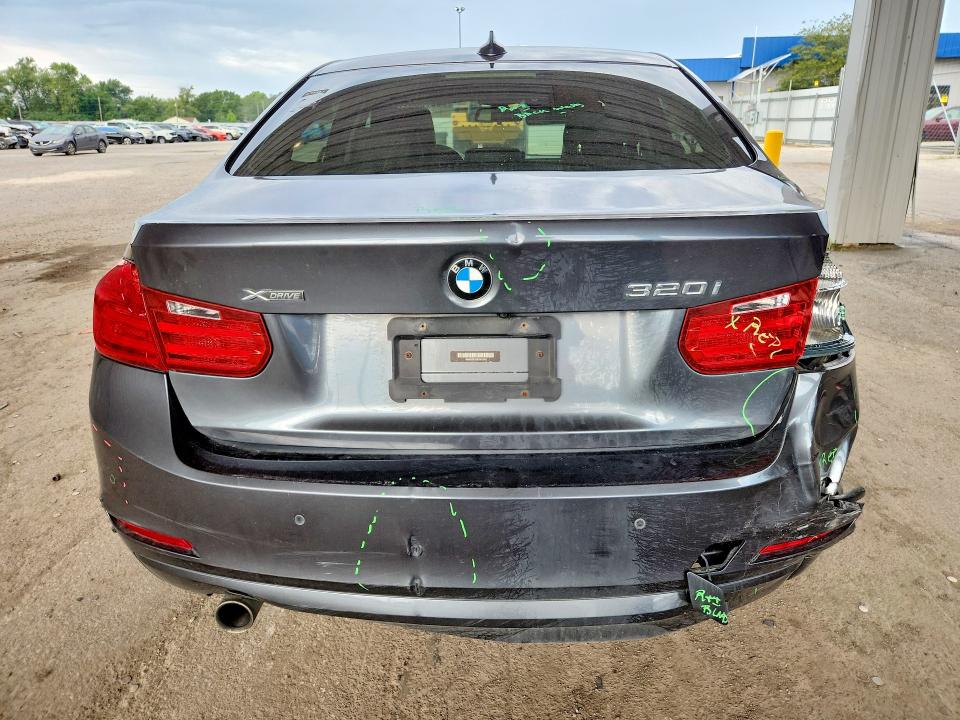 66979006 :رقم المزاد ، WBA3C3C52FK201342 vin ، 2015 Bmw 320 مزاد بيع