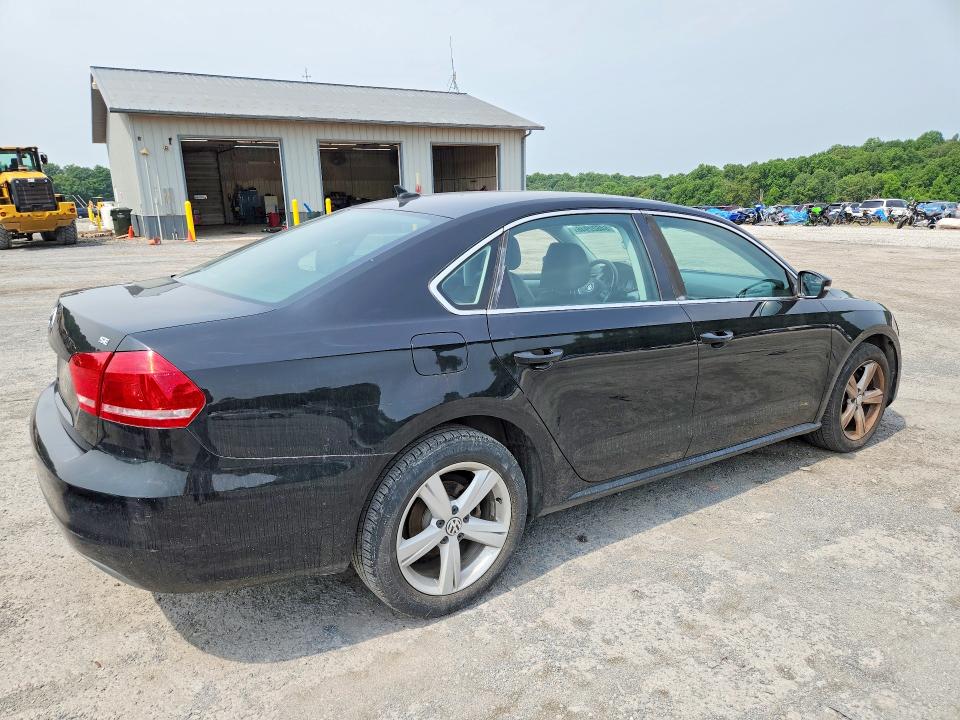 64622946 :رقم المزاد ، 1VWBP7A31DC080464 vin ، 2013 Volkswagen Passat مزاد بيع