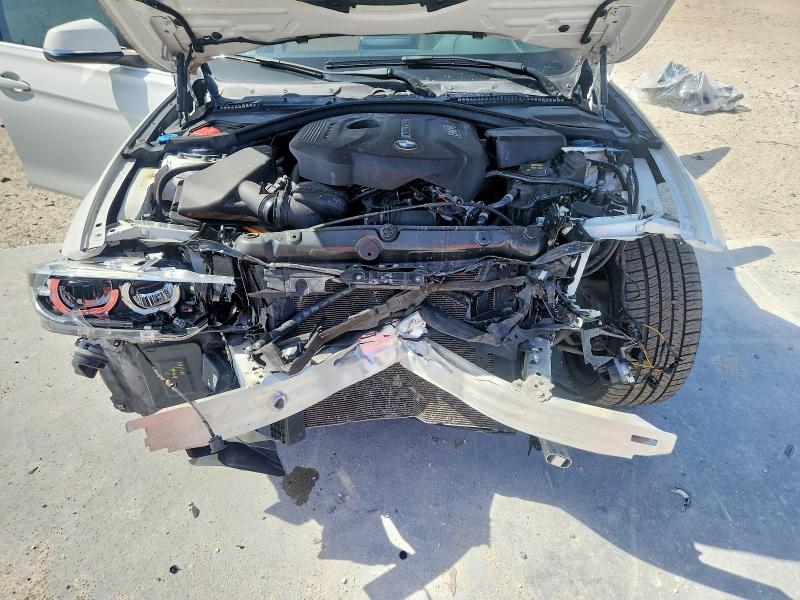 64761386 :رقم المزاد ، WBA8B9G5XJNU97966 vin ، 2018 Bmw 330 مزاد بيع