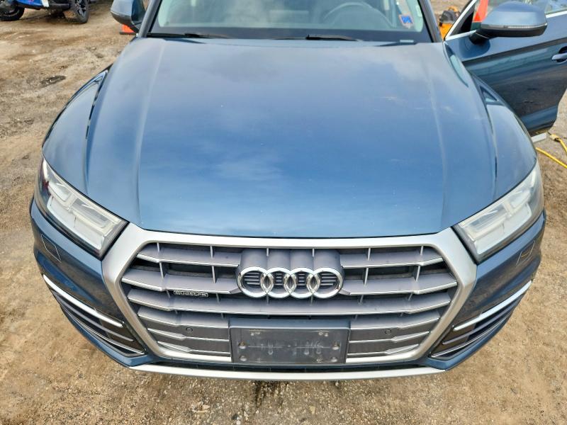 64393626 :رقم المزاد ، WA1BNAFY1J2022201 vin ، 2018 Audi Q5 مزاد بيع