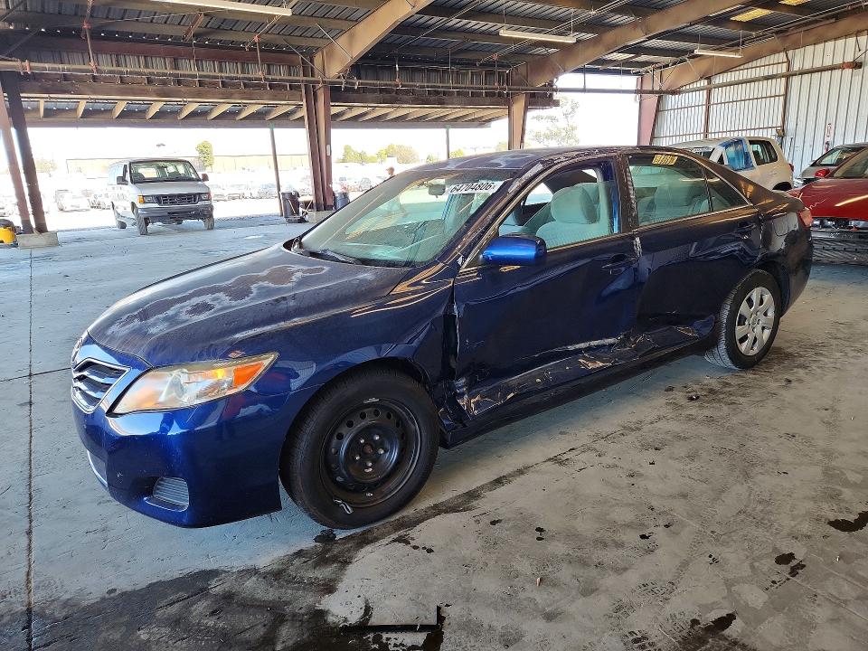 2011 Toyota Camry მანქანა იყიდება აუქციონზე, vin: 4T1BF3EK7BU691361, აუქციონის ნომერი: 64704806
