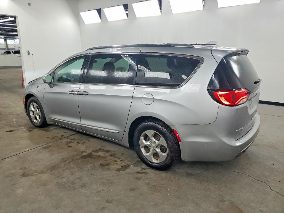 Продажа на аукционе авто 2018 Chrysler Pacifica, vin: 2C4RC1N77JR339713, номер лота: 65468736