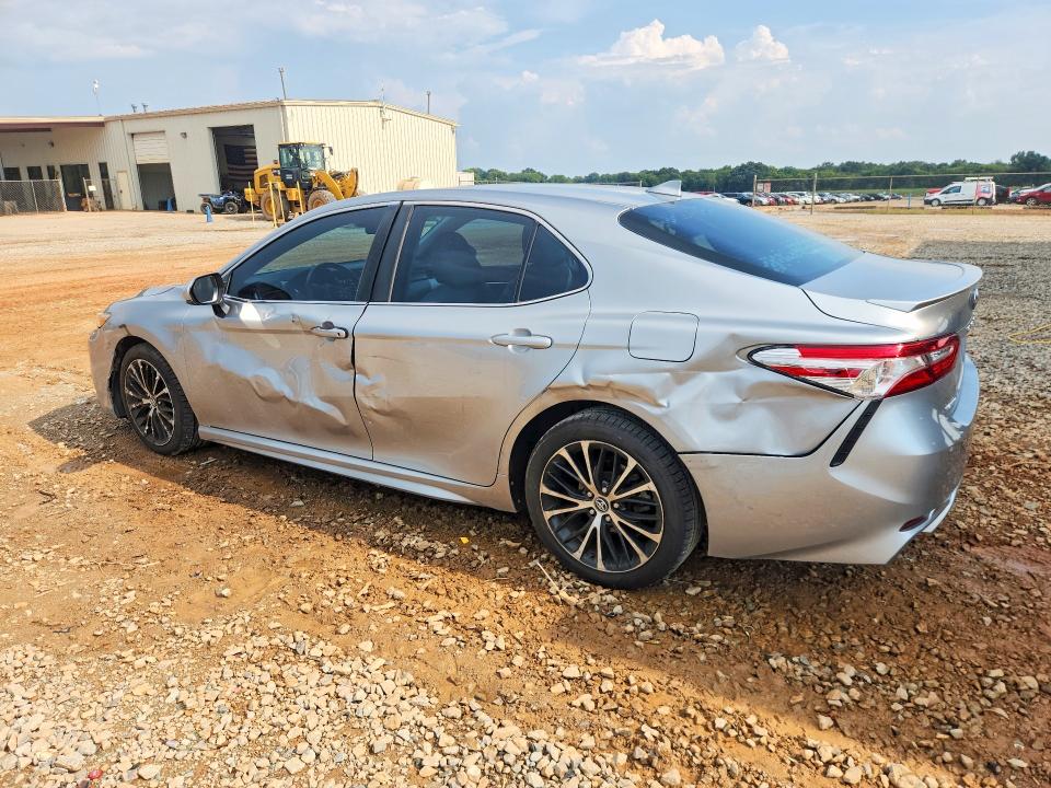 63290716 :رقم المزاد ، 4T1G11AK2LU892990 vin ، 2020 Toyota Camry مزاد بيع