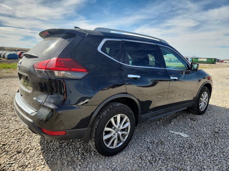 65513666 :رقم المزاد ، 5N1AT2MV4HC884026 vin ، 2017 Nissan Rogue مزاد بيع