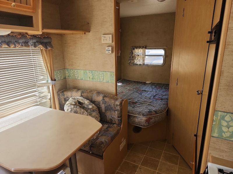 66563596 :رقم المزاد ، 1UJBJ02M641JP0112 vin ، 2004 Jayco Jay Trailers مزاد بيع