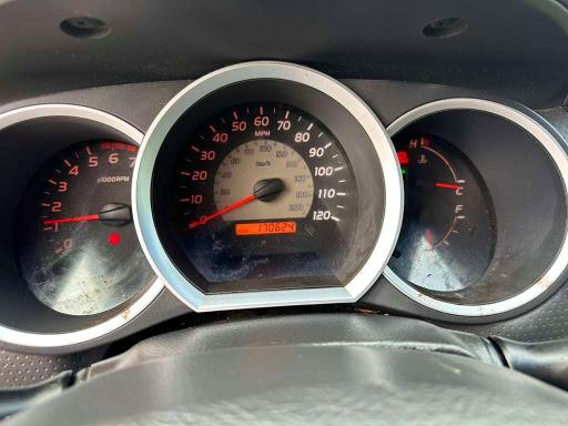 2005 Toyota Tacoma მანქანა იყიდება აუქციონზე, vin: 5TEUU42N65Z125386, აუქციონის ნომერი: 67123936