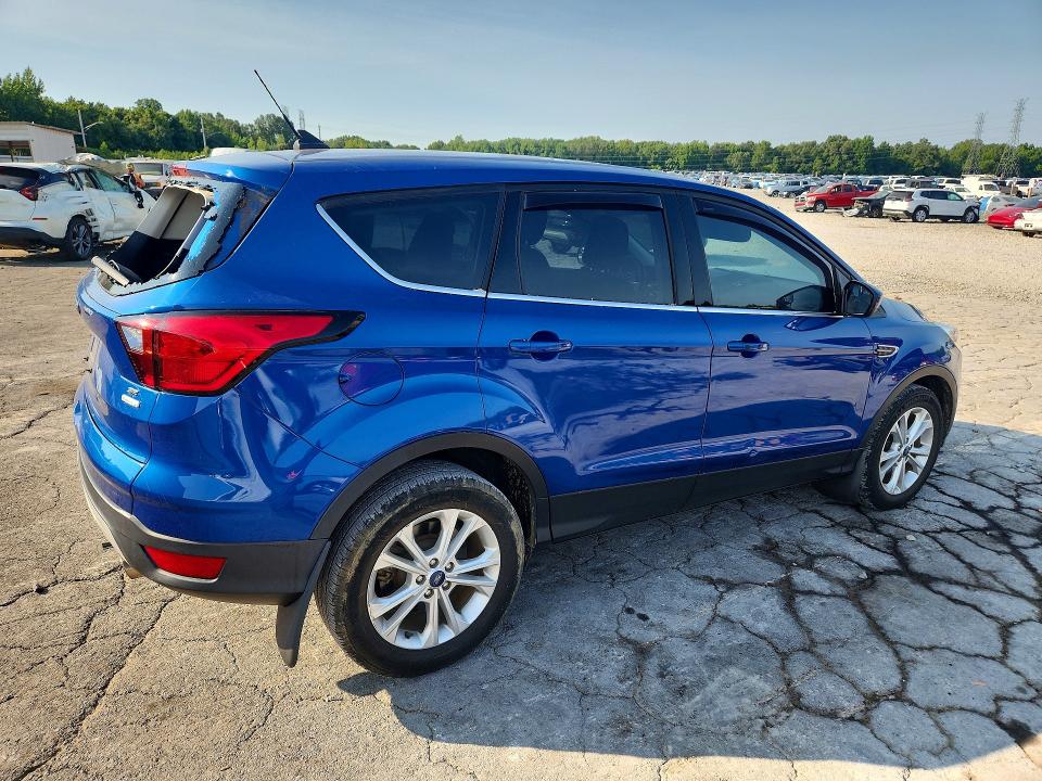 2019 Ford Escape მანქანა იყიდება აუქციონზე, vin: 1FMCU0GD4KUA11455, აუქციონის ნომერი: 63848396