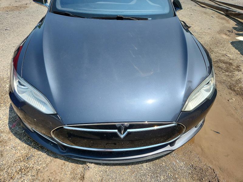 Продаж на аукціоні авто 2015 Tesla Model S, vin: 5YJSA1H25FFP74031, номер лоту: 64041426