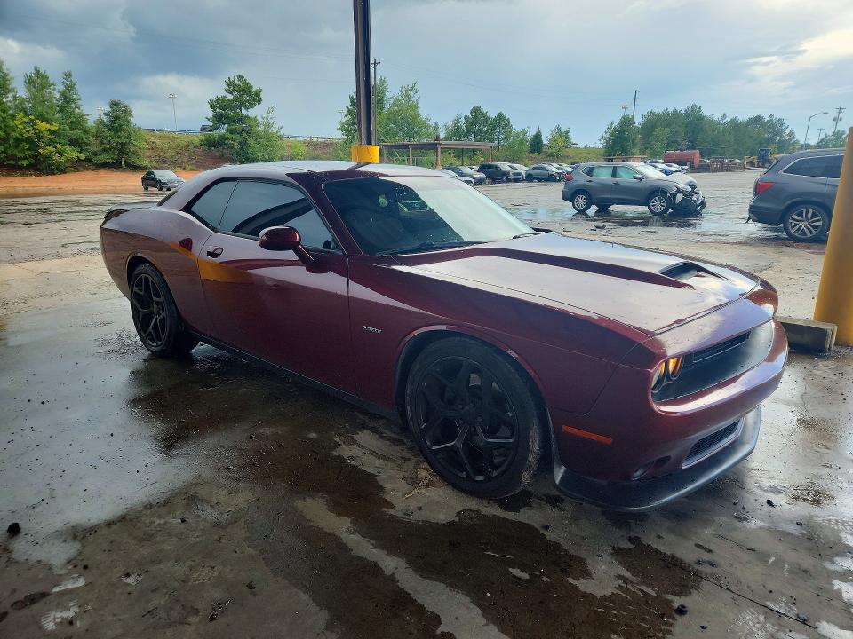 64645936 :رقم المزاد ، 2C3CDZBT5KH557163 vin ، 2019 Dodge Challenger مزاد بيع