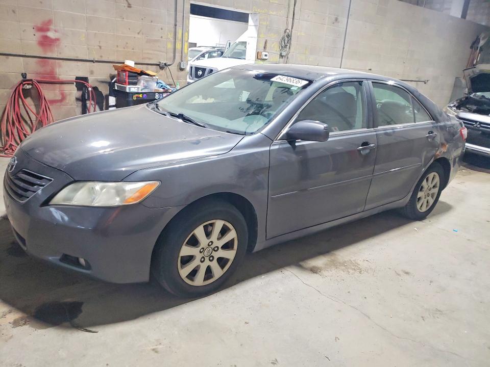64296836 :رقم المزاد ، 4T1BK46KX7U552428 vin ، 2007 Toyota Camry مزاد بيع