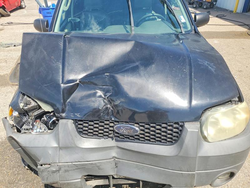 64400826 :رقم المزاد ، 1FMYU03115KA36007 vin ، 2005 Ford Escape مزاد بيع