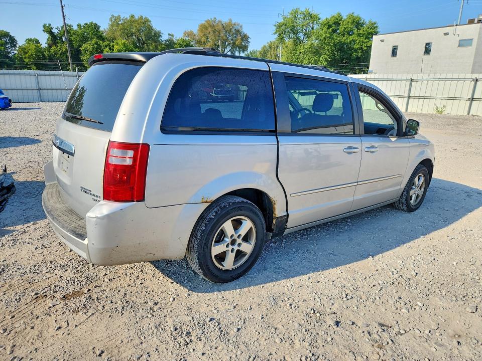 66666496 :رقم المزاد ، 2D4RN5D12AR215740 vin ، 2010 Dodge Grand Caravan مزاد بيع