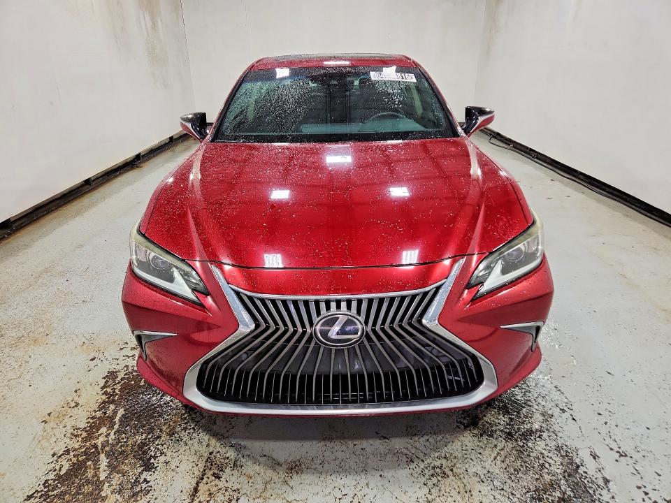 64646816 :رقم المزاد ، 58ABZ1B18KU013900 vin ، 2019 Lexus Es مزاد بيع