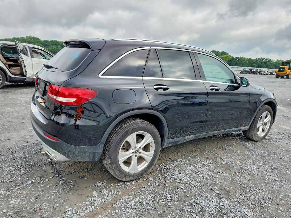 63166636 :رقم المزاد ، WDC0G4JB7HV011024 vin ، 2017 Mercedes-benz Glc مزاد بيع