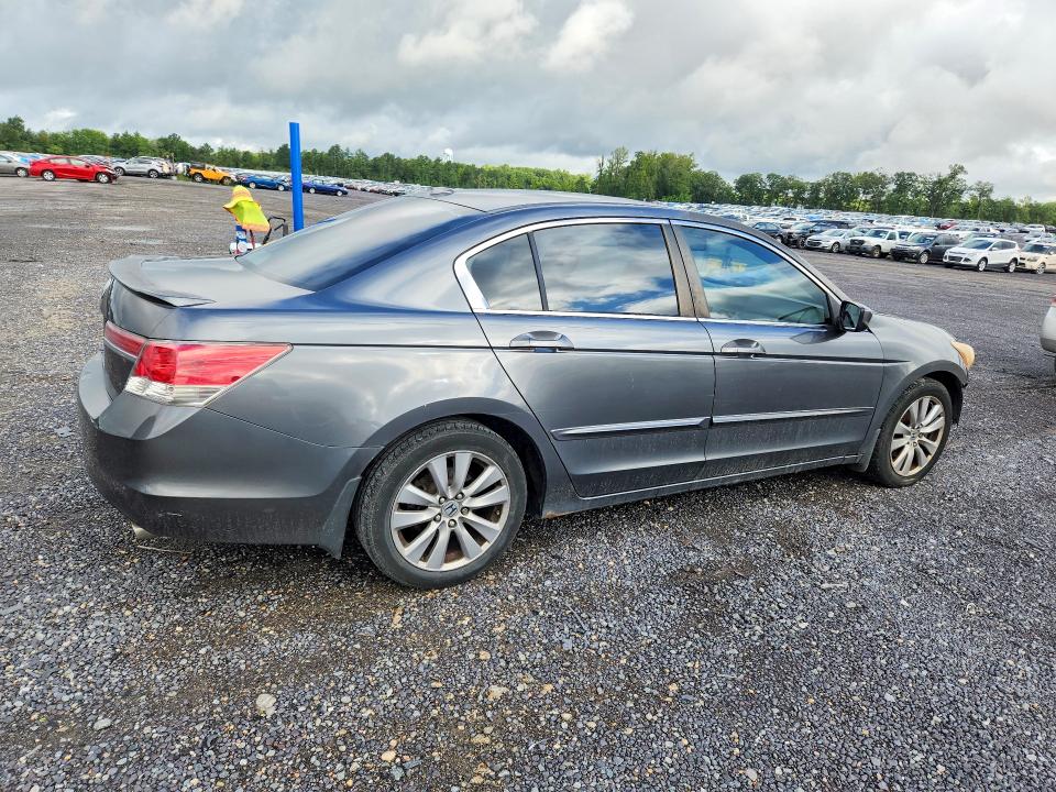 63129196 :رقم المزاد ، 1HGCP2F88BA015653 vin ، 2011 Honda Accord مزاد بيع
