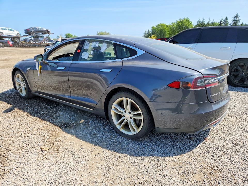 2015 Tesla Model S მანქანა იყიდება აუქციონზე, vin: 5YJSA1H28FFP74587, აუქციონის ნომერი: 66256316