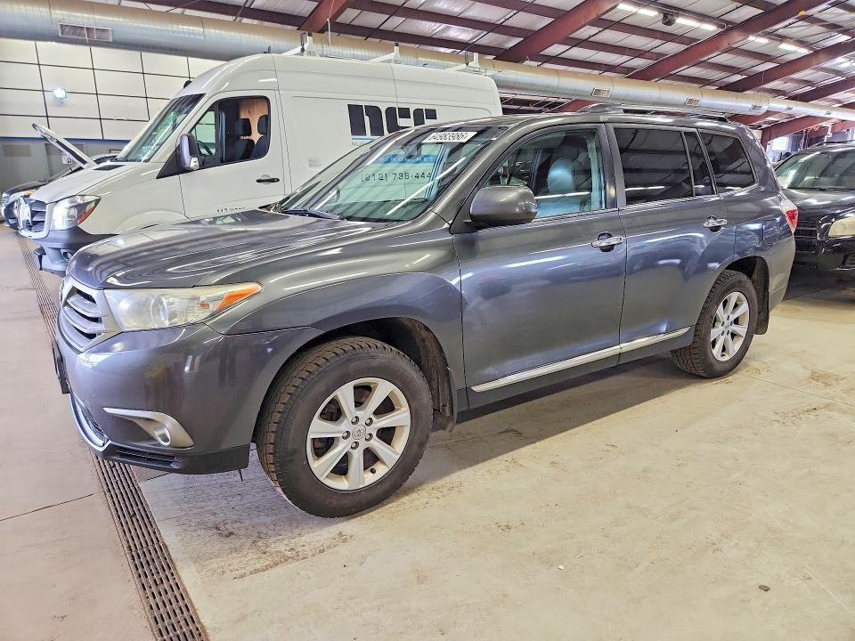 64983986 :رقم المزاد ، 5TDBK3EH7DS229815 vin ، 2013 Toyota Highlander مزاد بيع