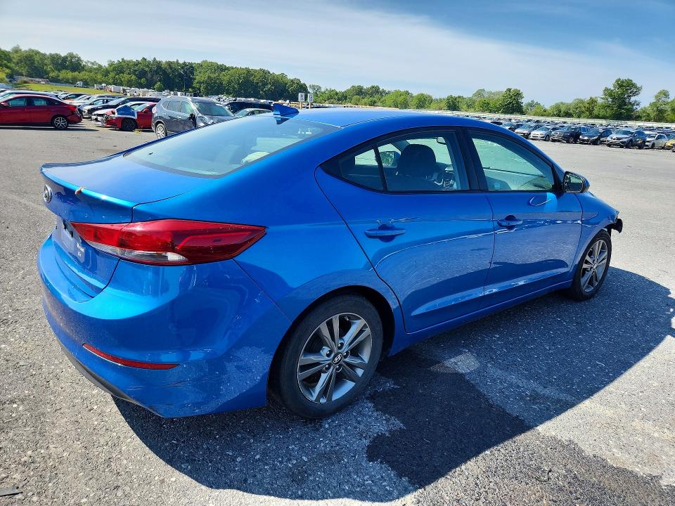 2017 Hyundai Elantra მანქანა იყიდება აუქციონზე, vin: 5NPD84LF5HH182309, აუქციონის ნომერი: 66075226