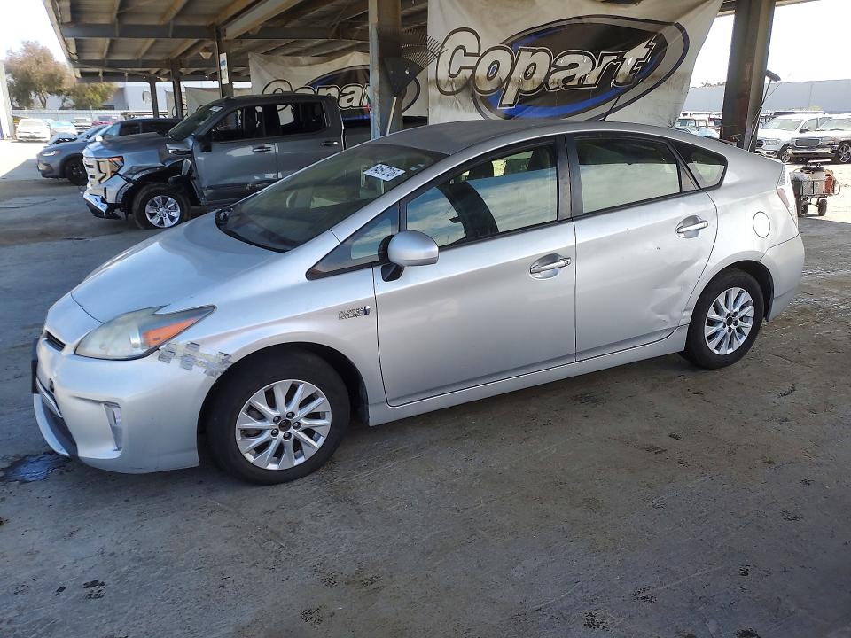 Auction sale of the 2013 Toyota Prius Plug-in Hybrid, vin: JTDKN3DP8D3043749, lot number: 64597216