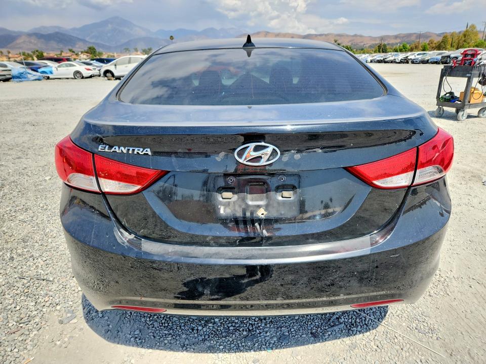 2013 Hyundai Elantra მანქანა იყიდება აუქციონზე, vin: 5NPDH4AE7DH435666, აუქციონის ნომერი: 64301456