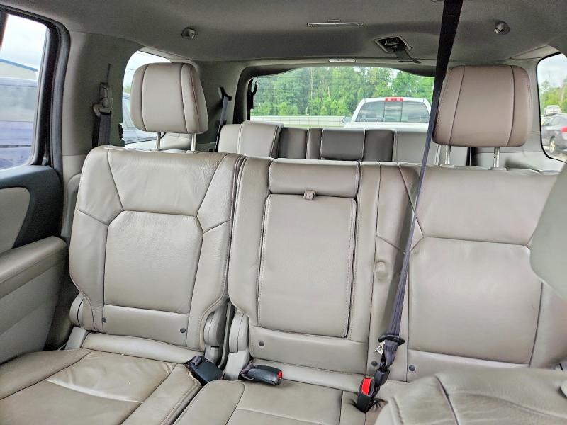 64114386 :رقم المزاد ، 5FNYF4H5XFB017231 vin ، 2015 Honda Pilot مزاد بيع