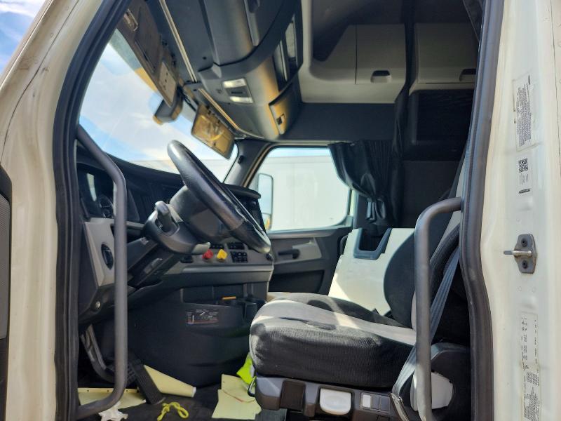 2018 Freightliner Cascadia 126 მანქანა იყიდება აუქციონზე, vin: 3AKJHHDR1JSJW4035, აუქციონის ნომერი: 64996866