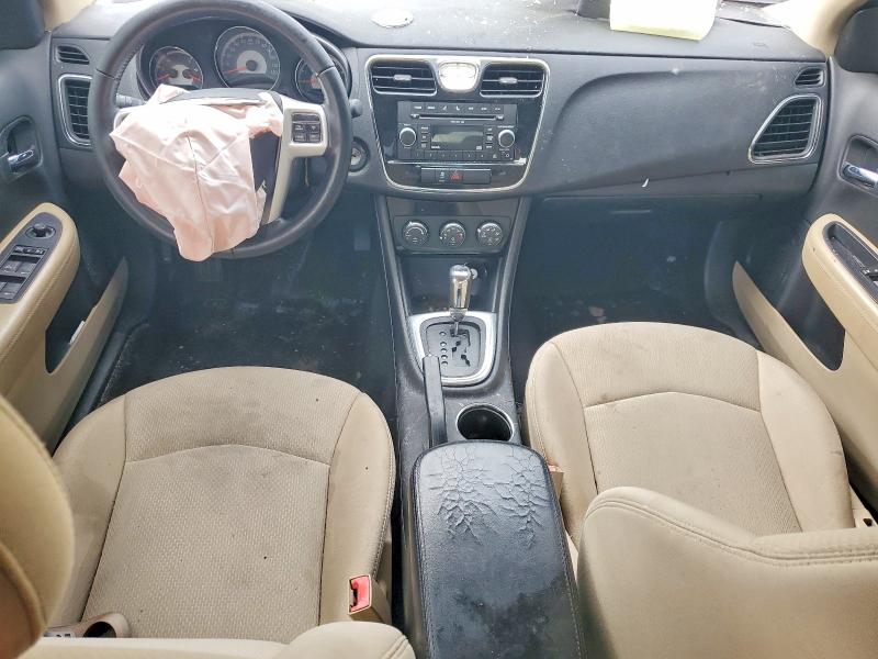 2011 Chrysler 200 მანქანა იყიდება აუქციონზე, vin: 1C3BC1FG1BN519806, აუქციონის ნომერი: 63694576