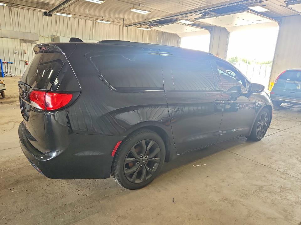 Aukcja sprzedaży 2018 Chrysler Pacifica, vin: 2C4RC1EG0JR260318, numer aukcji: 64602526