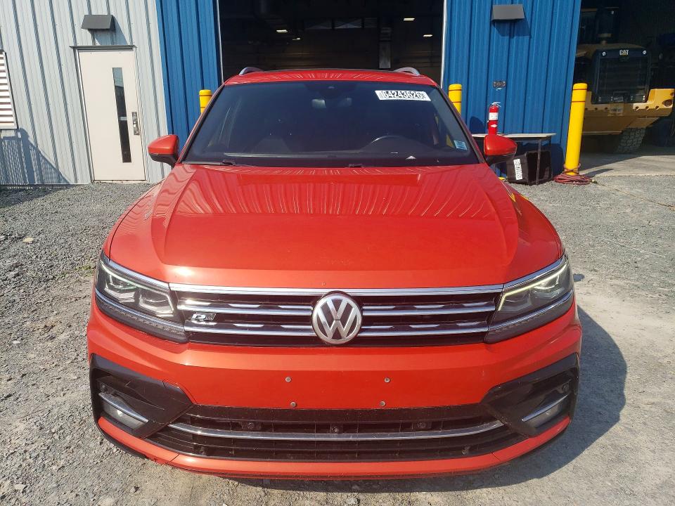 Продажа на аукционе авто 2018 Volkswagen Tiguan, vin: 3VV4B7AX9JM155324, номер лота: 64243626