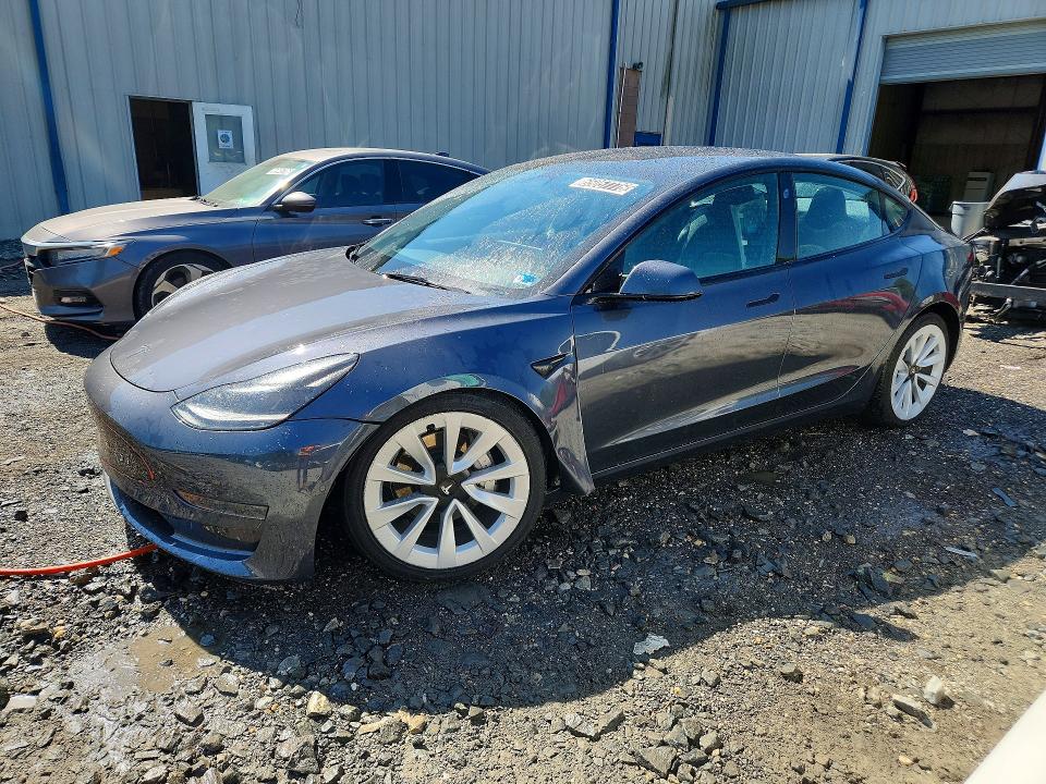 65057776 :رقم المزاد ، 5YJ3E1EAXNF368555 vin ، 2022 Tesla Model 3 مزاد بيع