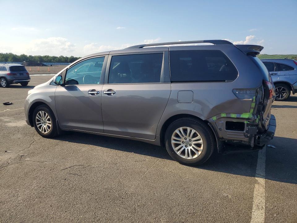 66096306 :رقم المزاد ، 5TDYZ3DC3HS875161 vin ، 2017 Toyota Sienna مزاد بيع